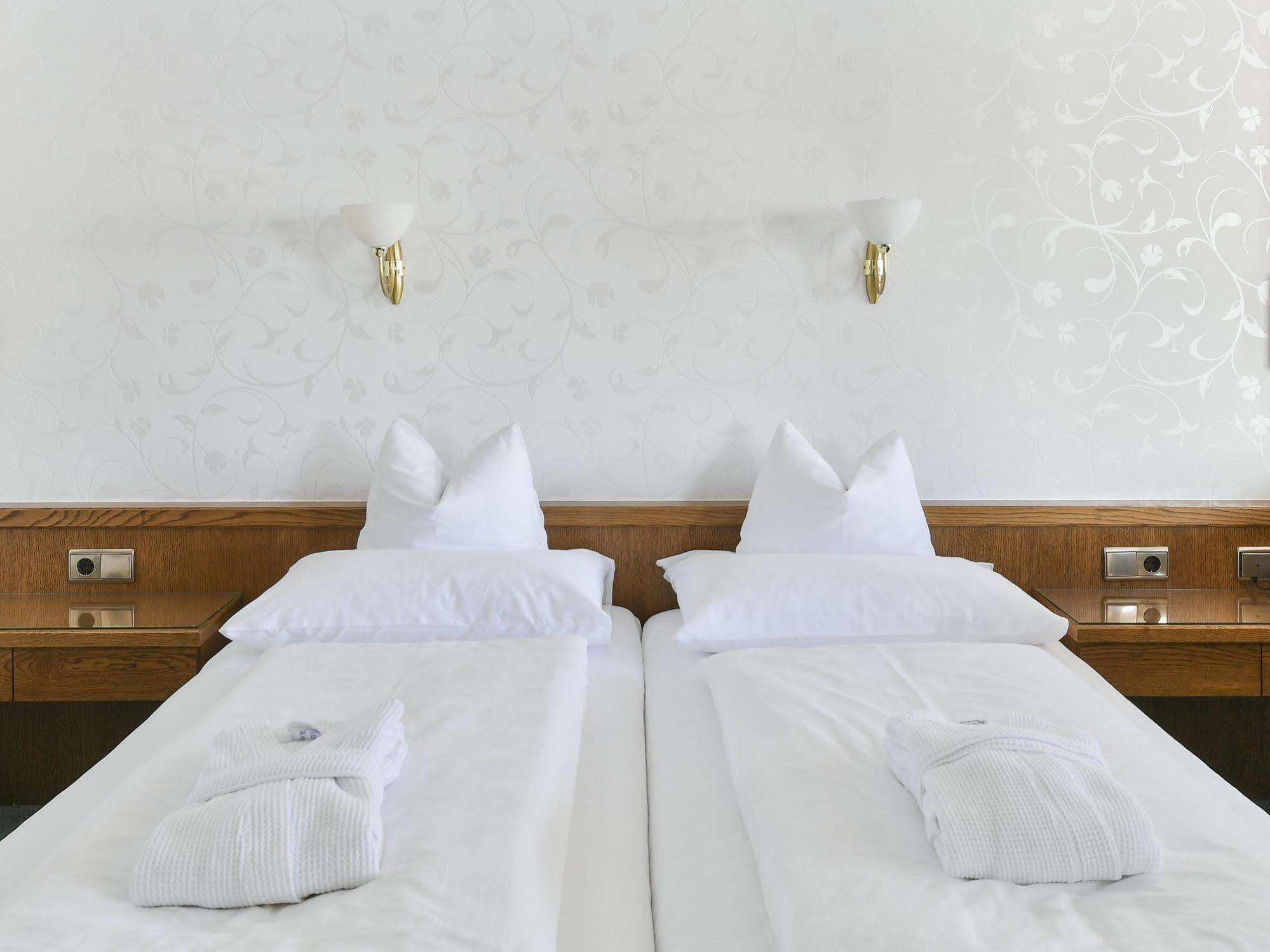 Hotel Schwarzwand เลคอัมอาร์ลแบร์ก ภายนอก รูปภาพ