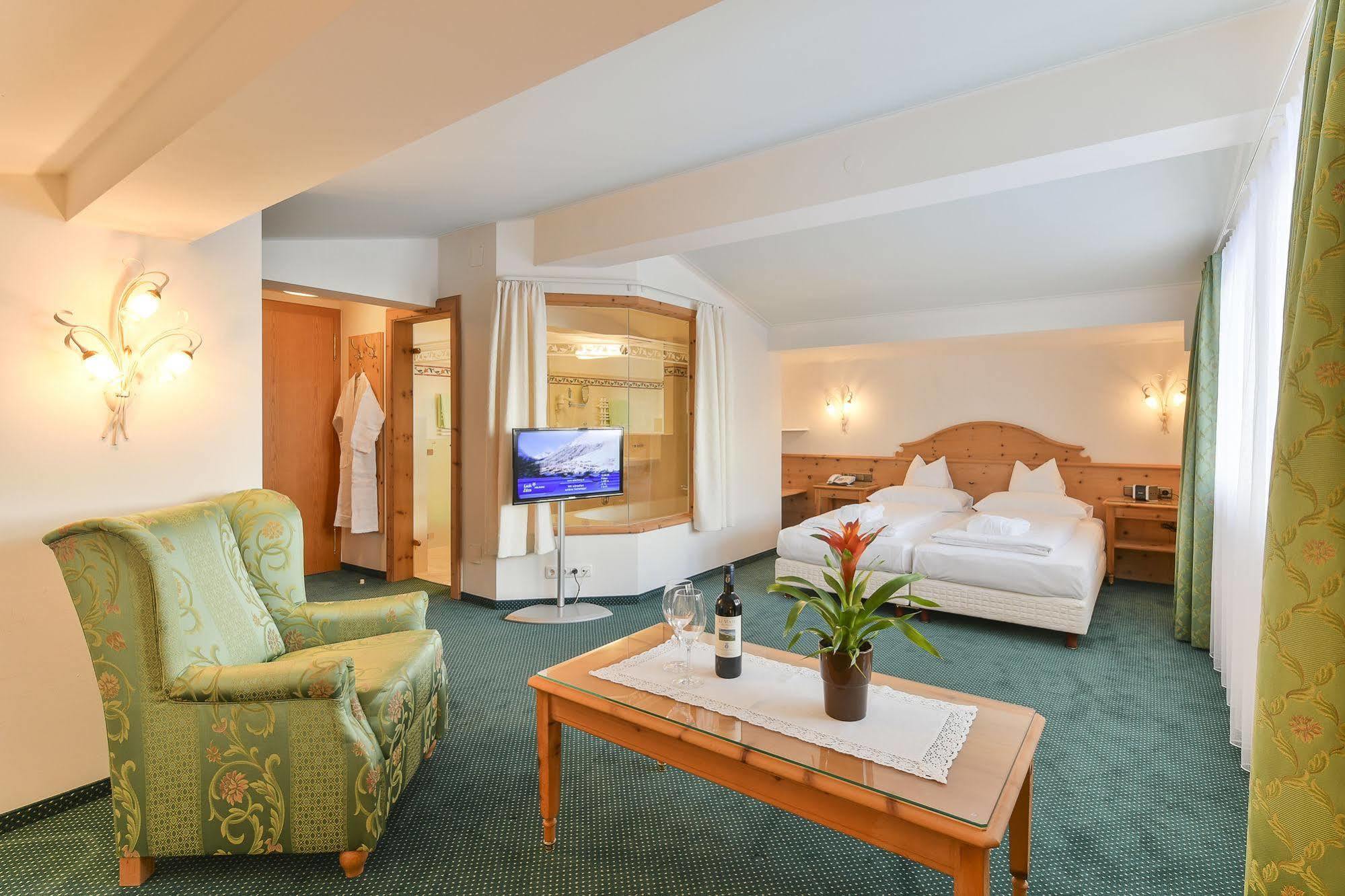 Hotel Schwarzwand เลคอัมอาร์ลแบร์ก ภายนอก รูปภาพ